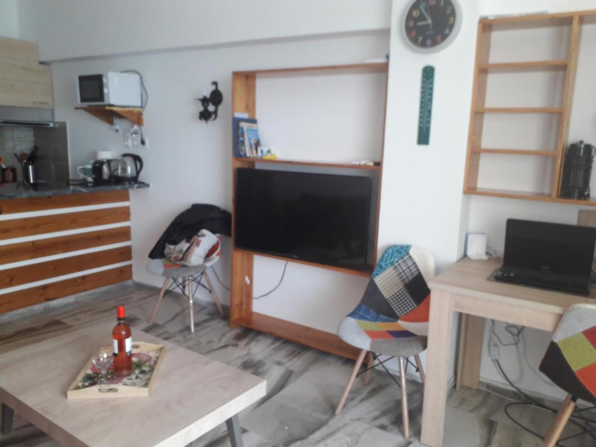 Atlas Apartment With Private Beach And Seaview Loutraki  Eksteriør bilde